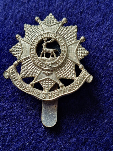 Bedfordshire and Hertfordshire Regiment Rare Beret Badge