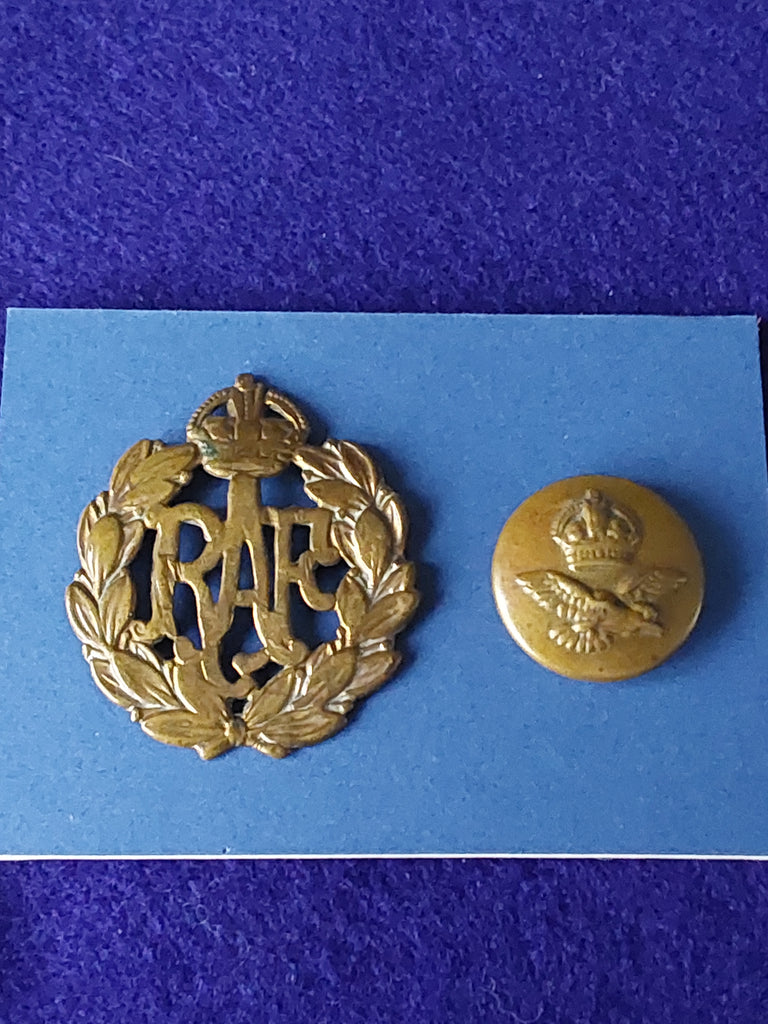Original RAF cap badge and tunic button, WW2