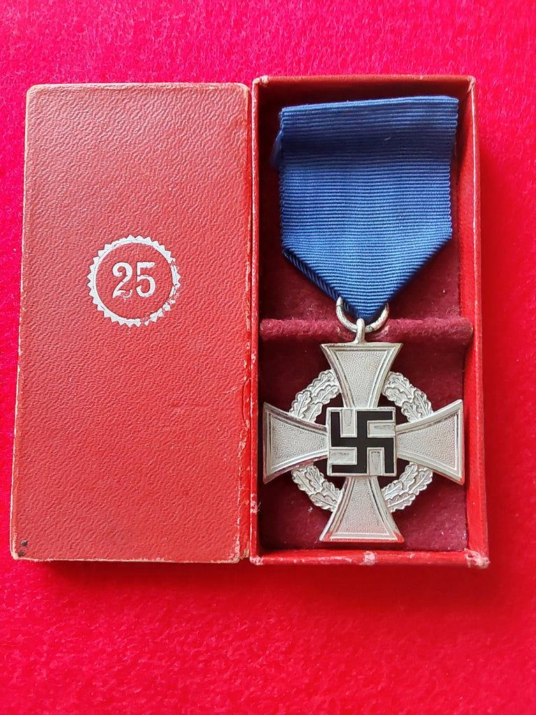 Nazi Third Reich 25 Years Long Service Medal with original ribbon, pin and box of issue