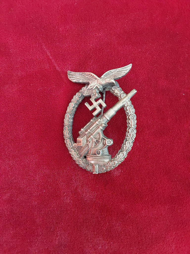 Original WW2 Luftwaffe Anti-Aircraft Flak Artillery badge