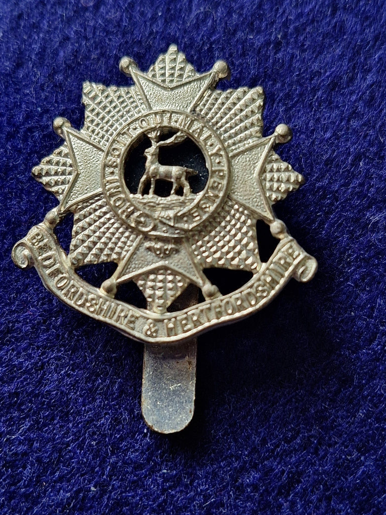 Bedfordshire and Hertfordshire Regiment Rare Beret Badge