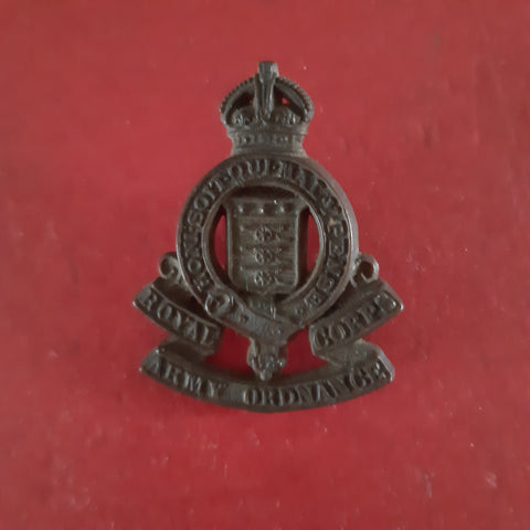 Original plastic WW2 cap badge Royal Army Ordnance Corps